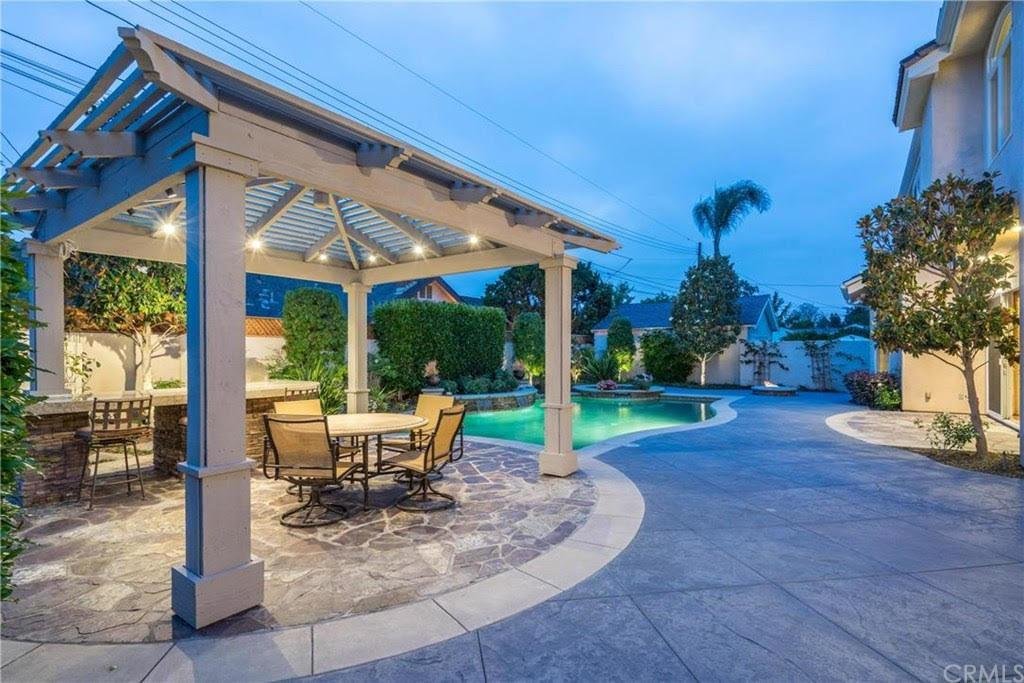 Swimming pool with lighting